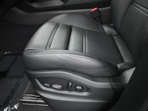 2025 Porsche Cayenne GTS