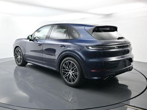 2025 Porsche Cayenne GTS