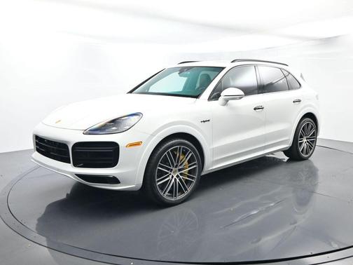 2022 Porsche Cayenne Turbo S
