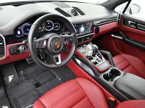 2022 Porsche Cayenne Turbo S