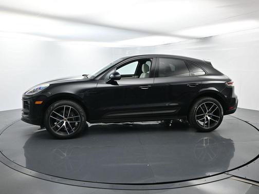 2024 Porsche Macan Base (PDK)