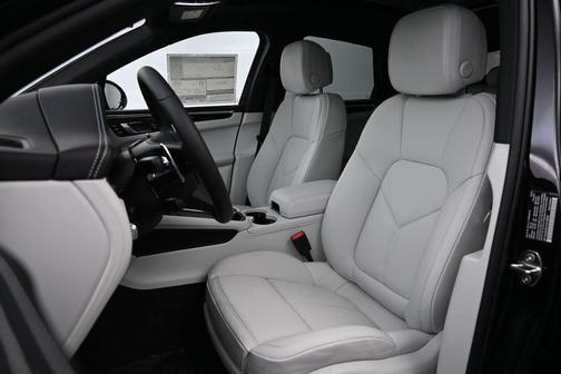 Jet Black 2026 Porsche Macan Base