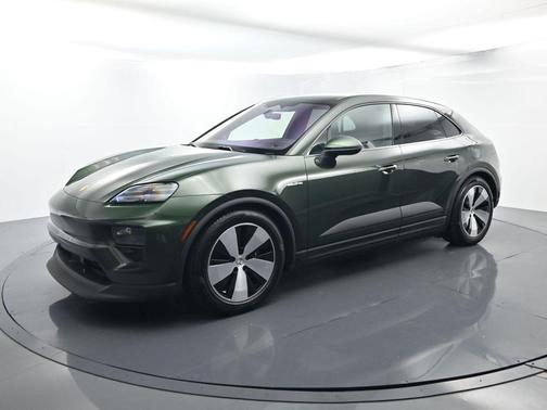 2025 Porsche Macan Base