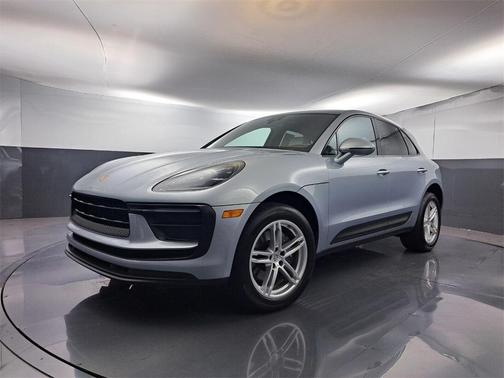 2022 Porsche Macan Base