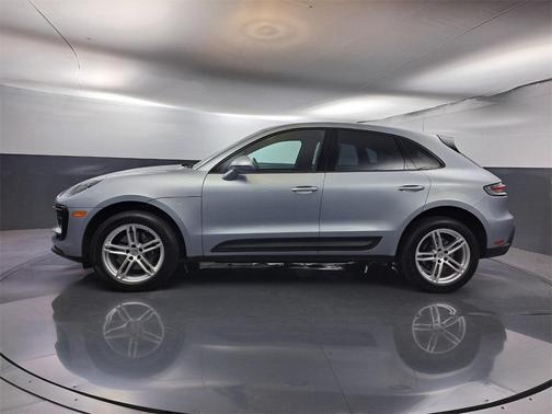 2022 Porsche Macan Base