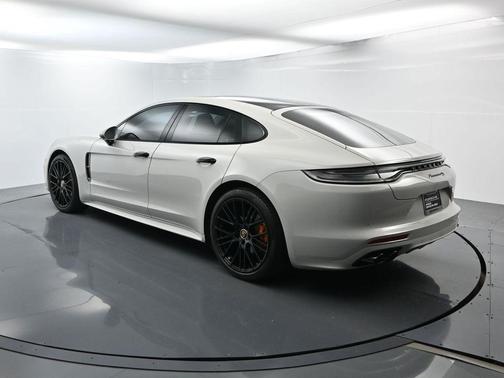 2022 Porsche Panamera 4 Platinum Edition