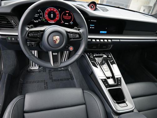 2025 Porsche 911 Carrera