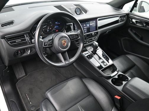 2024 Porsche Macan 