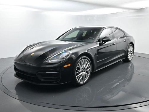 2022 Porsche Panamera 4