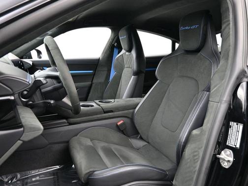 2025 Porsche Taycan Turbo