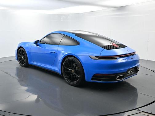 2022 Porsche 911 Carrera
