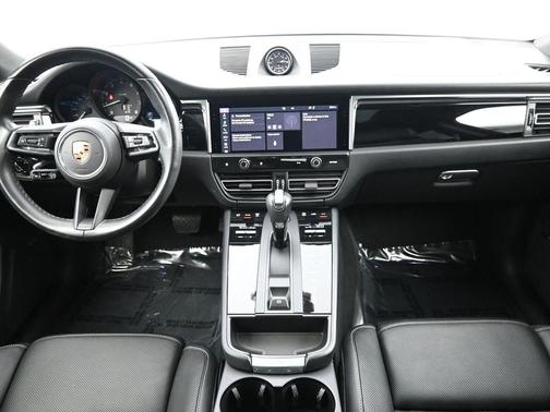 2023 Porsche Macan 