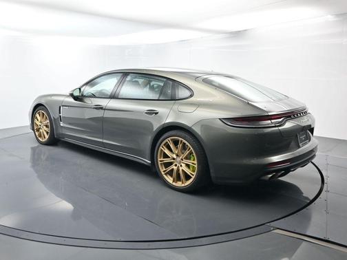2023 Porsche Panamera 4S Executive