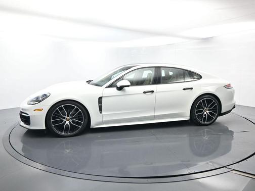 2023 Porsche Panamera Platinum Edition