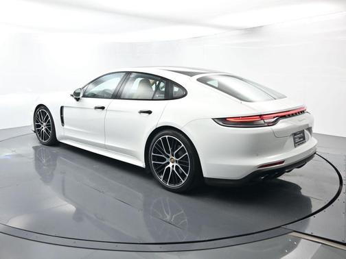 2023 Porsche Panamera Platinum Edition