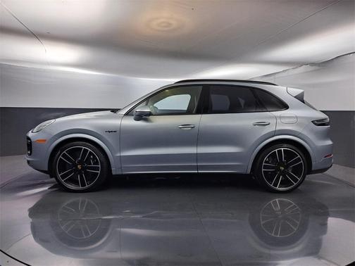 2023 Porsche Cayenne E-Hybrid Turbo S