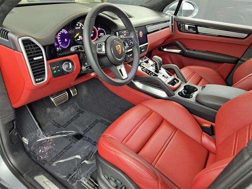 2023 Porsche Cayenne E-Hybrid Turbo S