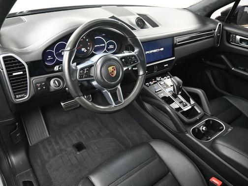 Quartzite Grey Metallic 2023 Porsche Cayenne GTS