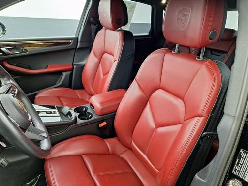 2024 Porsche Macan T
