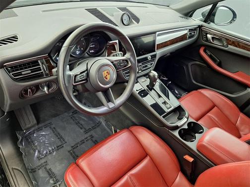 2024 Porsche Macan T