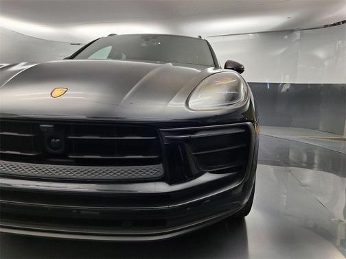 2024 Porsche Macan T