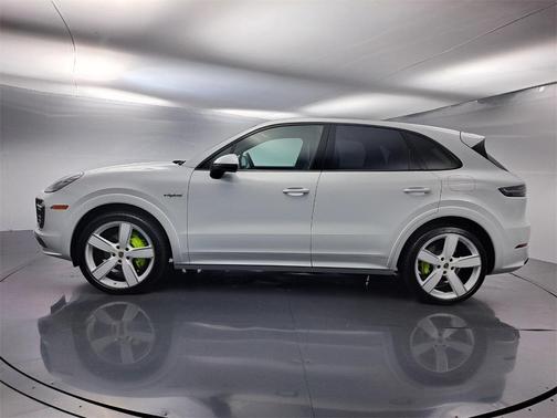 2023 Porsche Cayenne E-Hybrid Platinum Edition