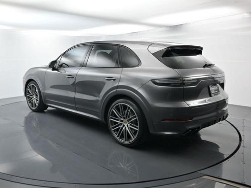 2023 Porsche Cayenne Turbo