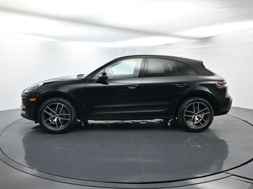 2022 Porsche Macan Base