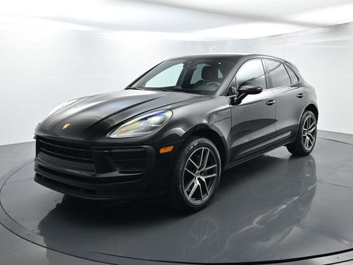 2022 Porsche Macan Base