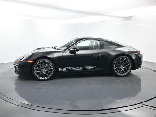 2022 Porsche 911 Carrera