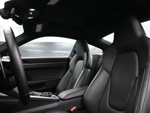 2022 Porsche 911 Carrera
