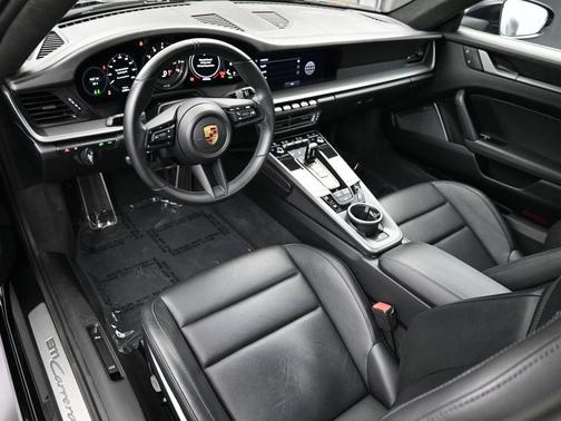 2022 Porsche 911 Carrera