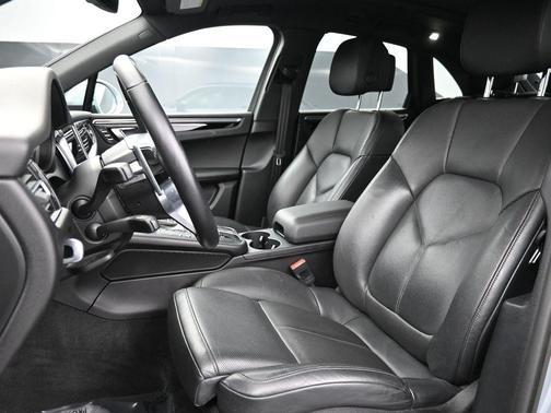 2021 Porsche Macan Base