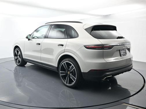 2022 Porsche Cayenne 