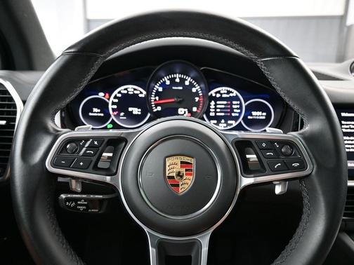2022 Porsche Cayenne 