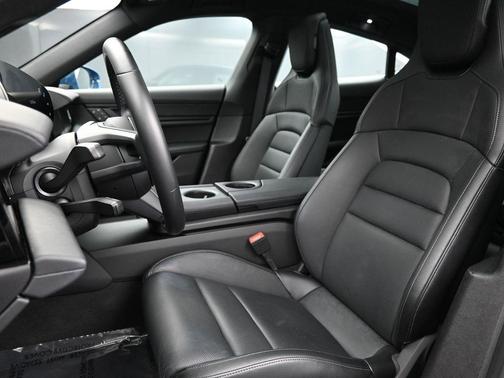 2022 Porsche Taycan Base