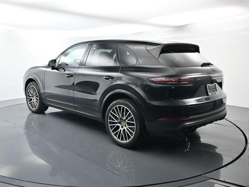 2023 Porsche Cayenne Platinum Edition
