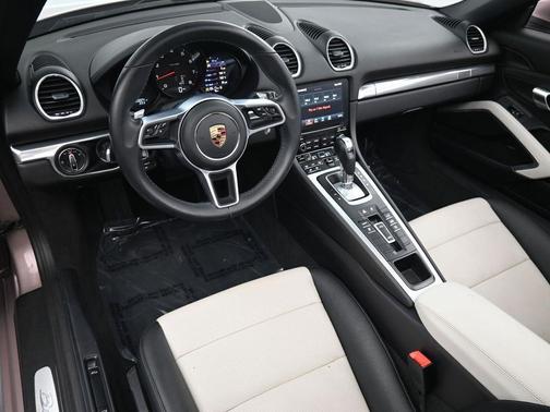 2022 Porsche 718 Boxster 