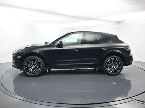 2023 Porsche Macan Base (PDK)