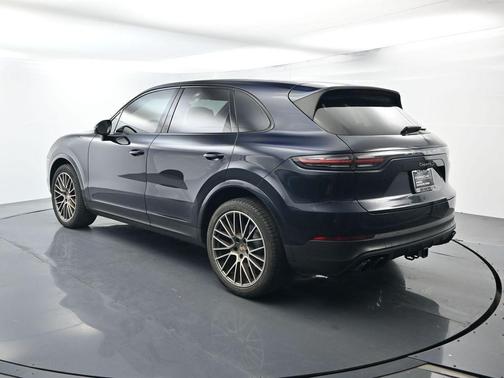 Moonlight Blue Metallic 2023 Porsche Cayenne S Platinum Edition