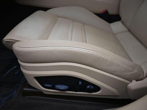 2023 Porsche Panamera Platinum Edition