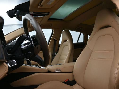 2023 Porsche Panamera Platinum Edition