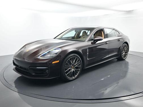 2023 Porsche Panamera Platinum Edition