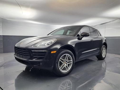 2018 Porsche Macan Base (PDK)