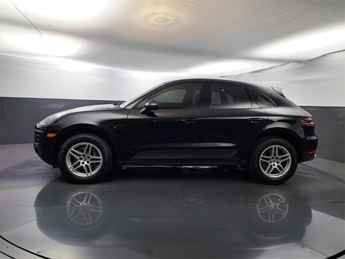 2018 Porsche Macan Base (PDK)
