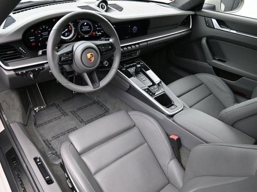 2022 Porsche 911 Carrera GTS