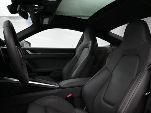 2022 Porsche 911 Carrera GTS