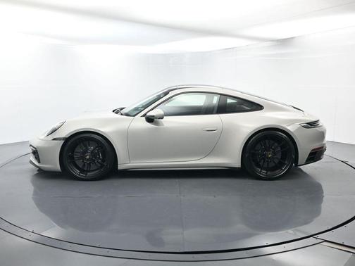 2022 Porsche 911 Carrera GTS