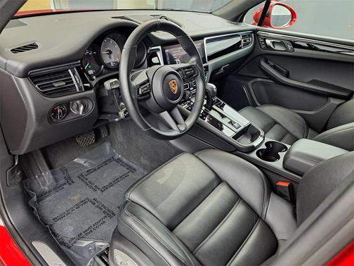 2024 Porsche Macan S