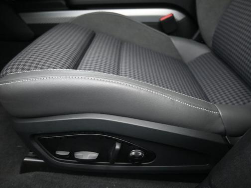 2025 Porsche Taycan 4S